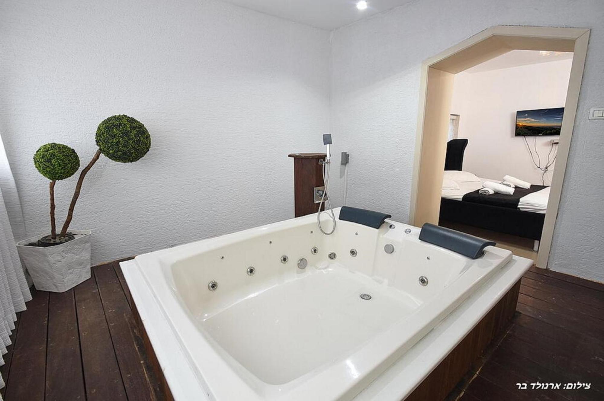 Hotel אוטופיה בצפון - מתחם אירוח מפואר Shahar Exterior foto